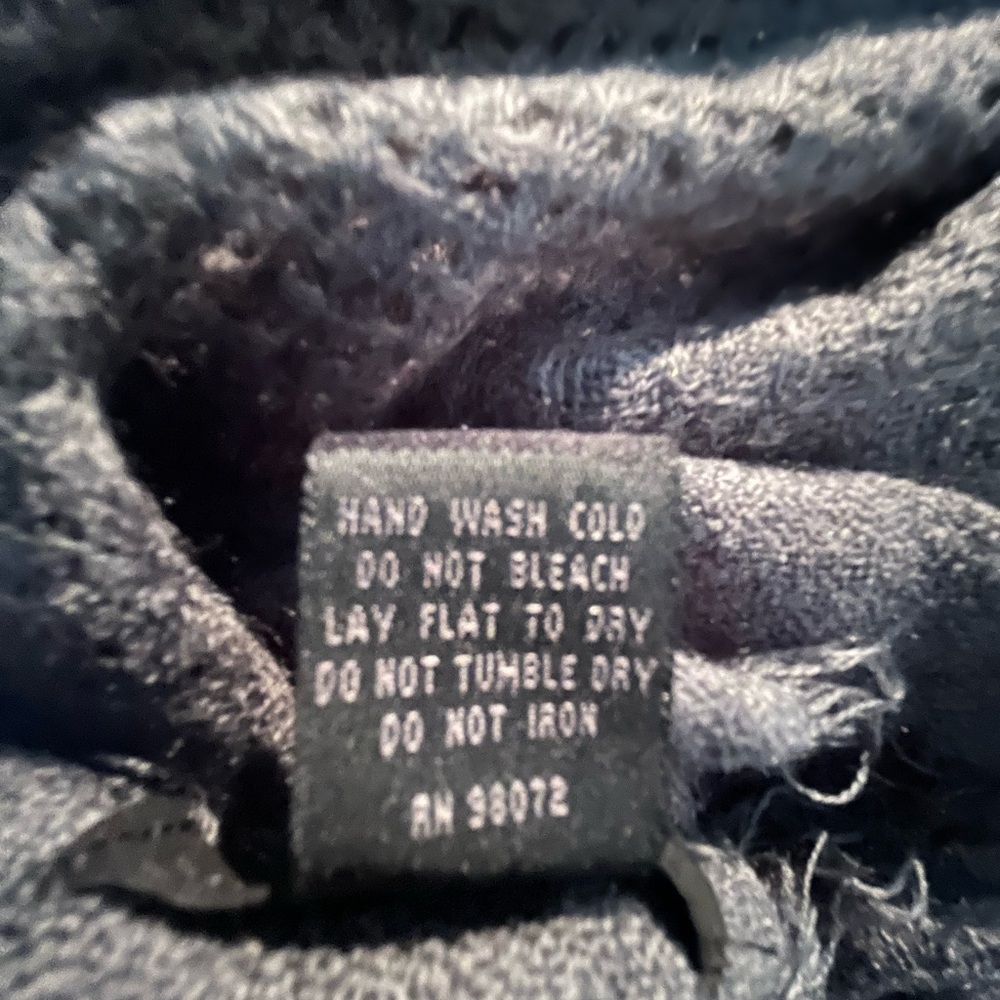 Steve Madden Oversized Dark Gray Lightweight Fringed Woven Shawl/Wrap - Picture 4 of 6